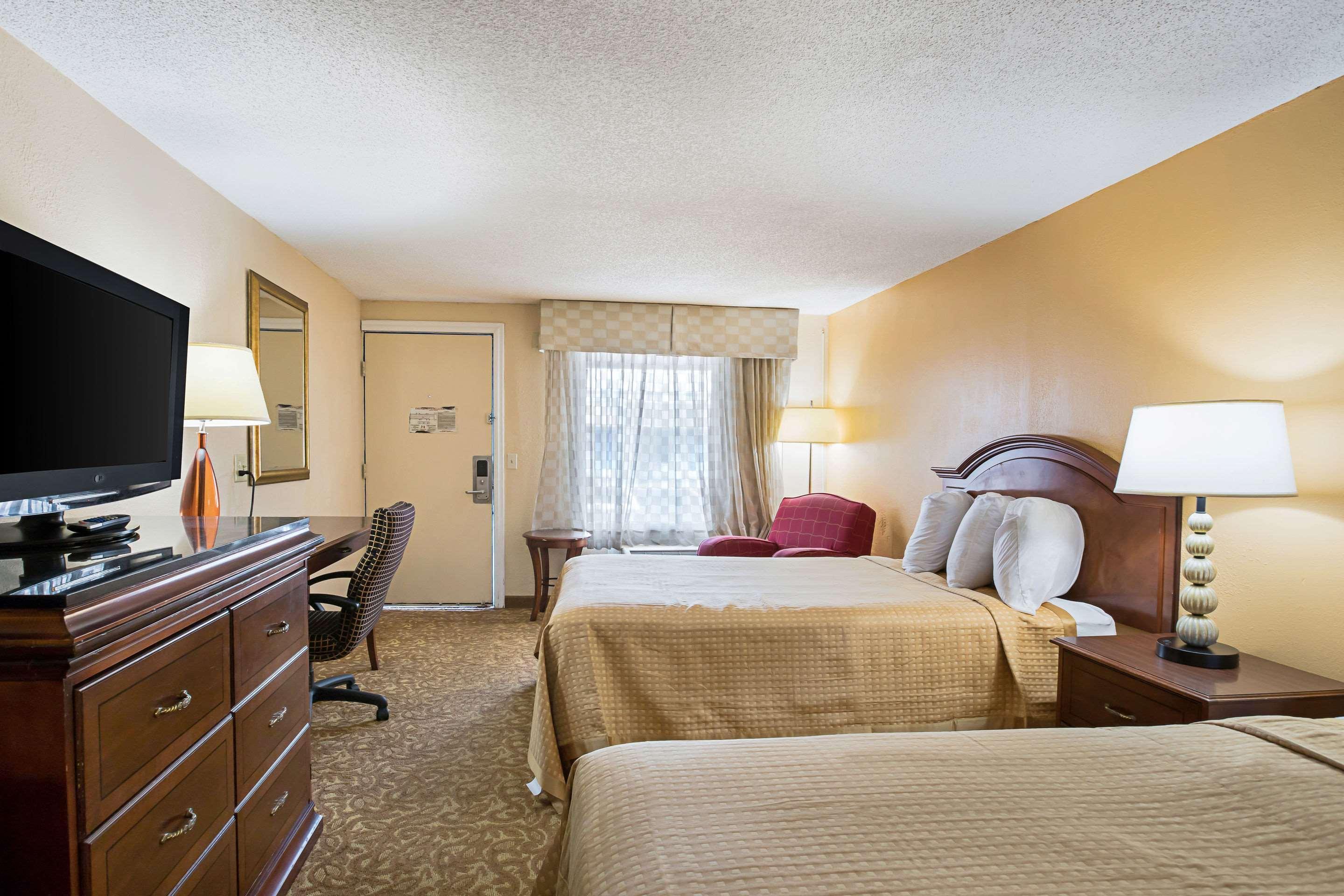 Rodeway Inn Metro Airport Romulus Exterior photo
