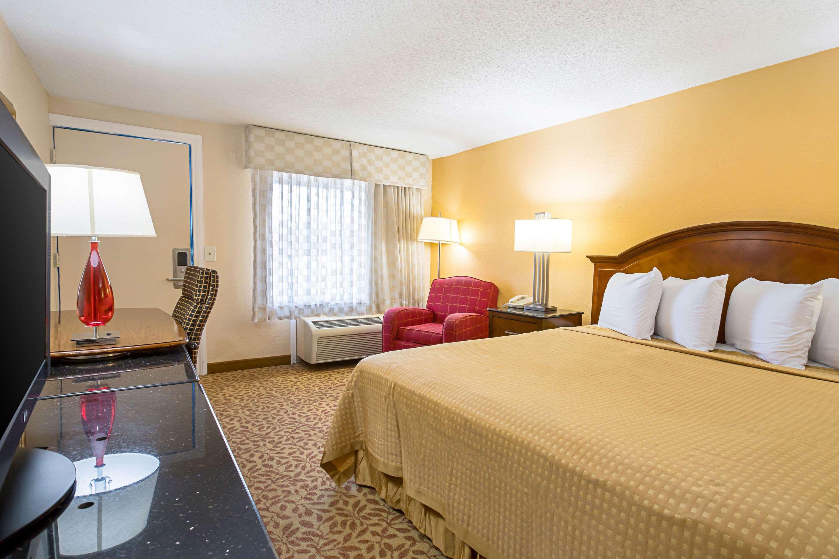 Rodeway Inn Metro Airport Romulus Exterior photo