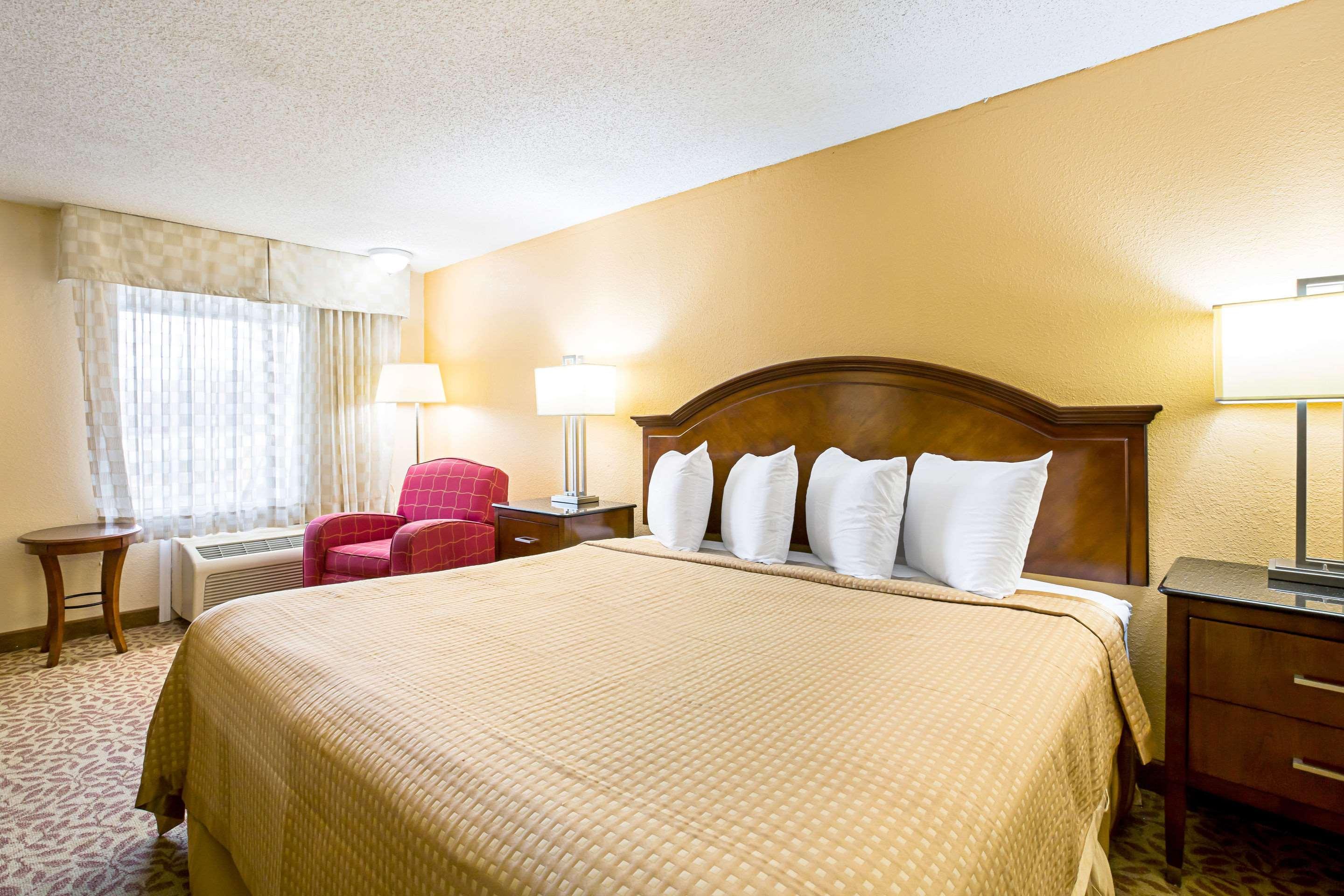 Rodeway Inn Metro Airport Romulus Exterior photo