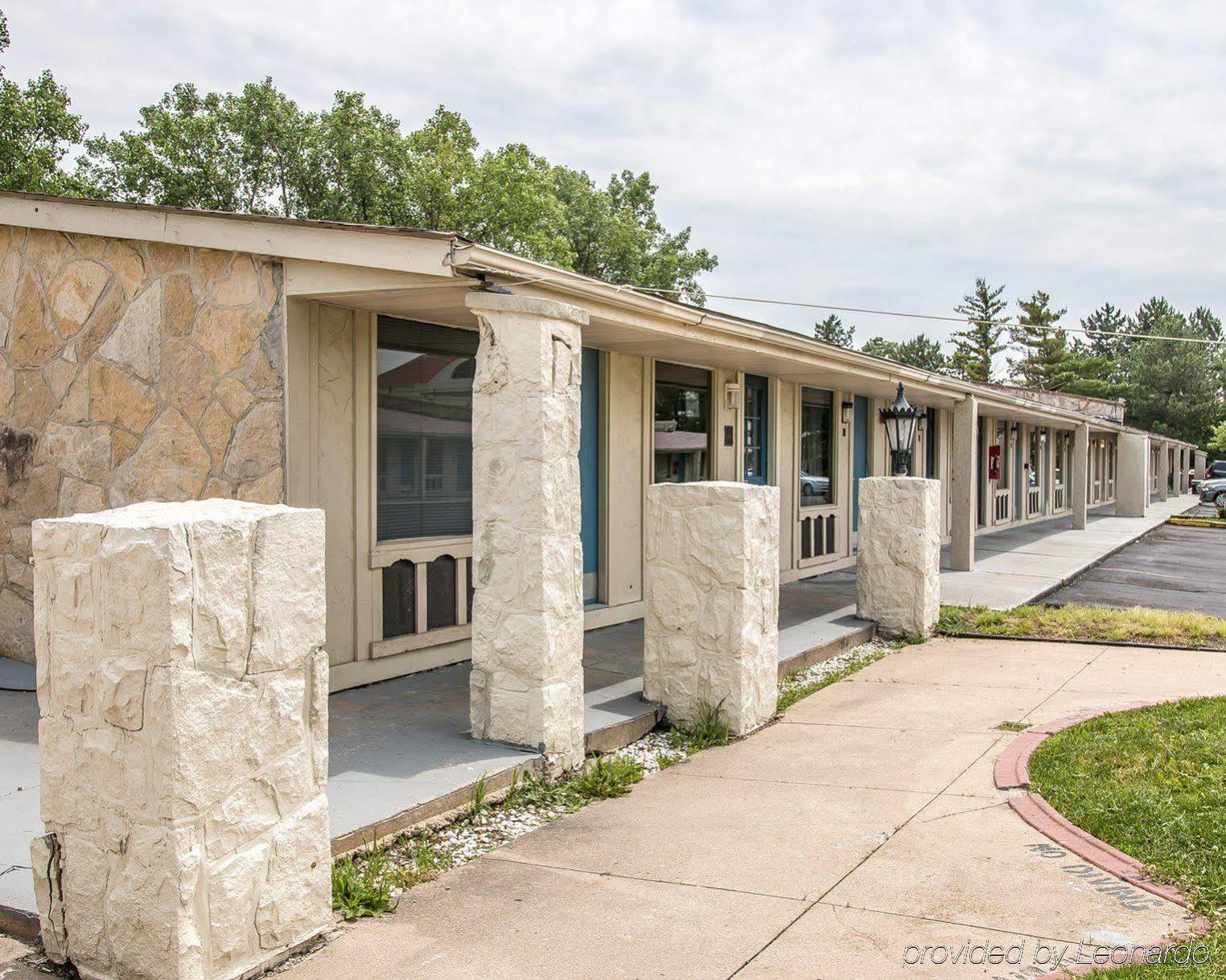 Rodeway Inn Metro Airport Romulus Exterior photo